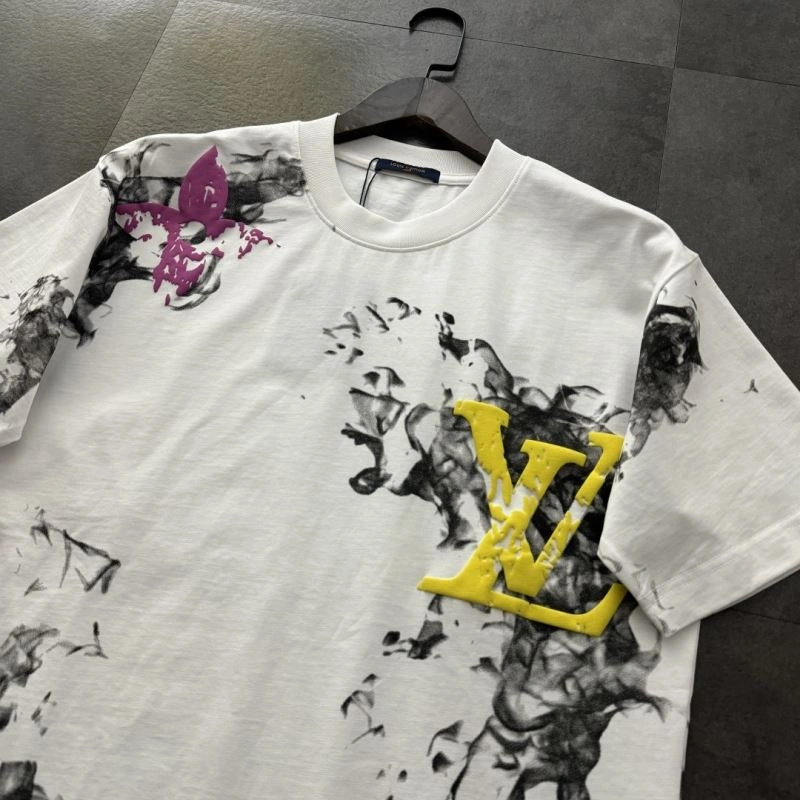 Louis Vuitton T-Shirts Sophisticated 137157