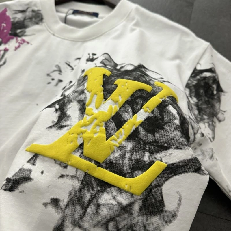 Louis Vuitton T-Shirts Sophisticated 137157