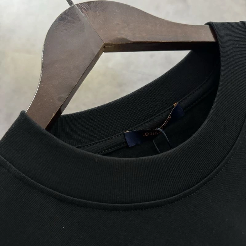 Louis Vuitton T-Shirts Stylish 137154