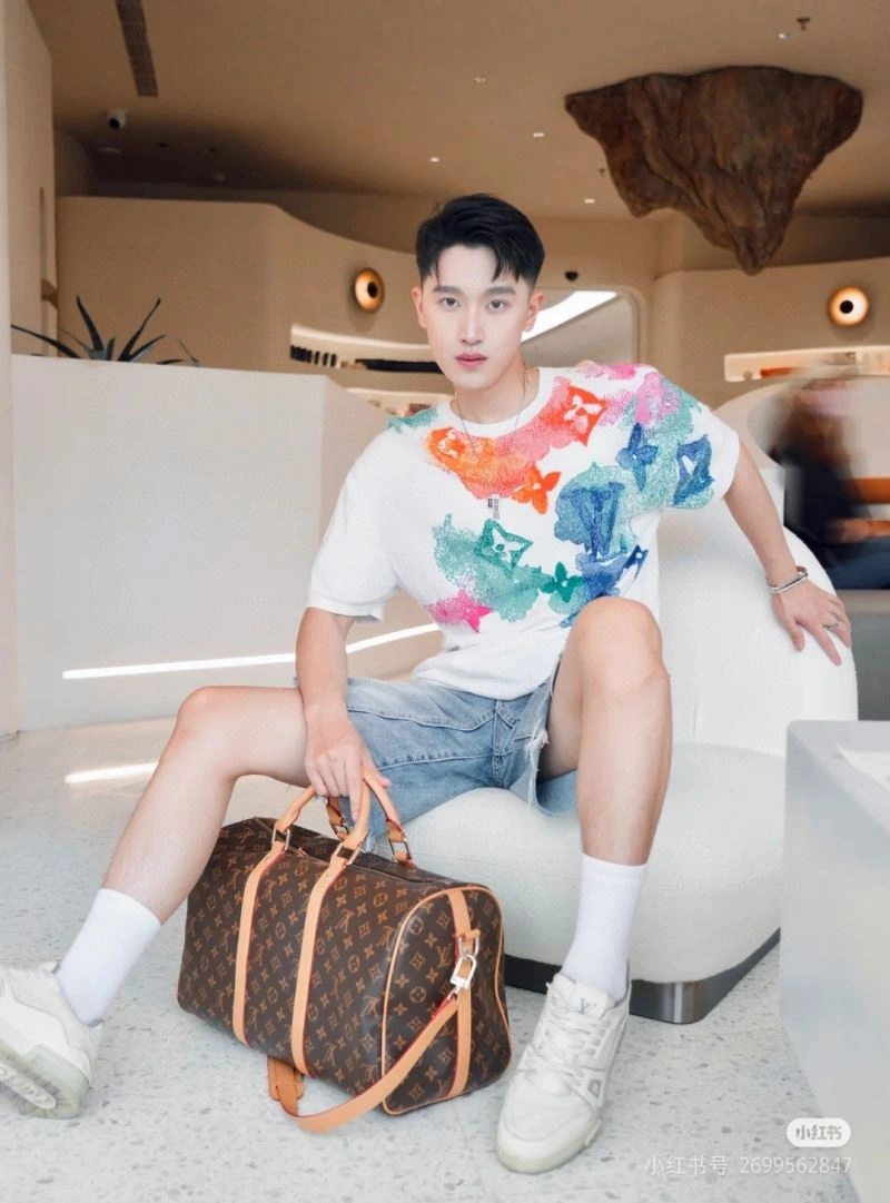 Louis Vuitton T-Shirts Practical 137164