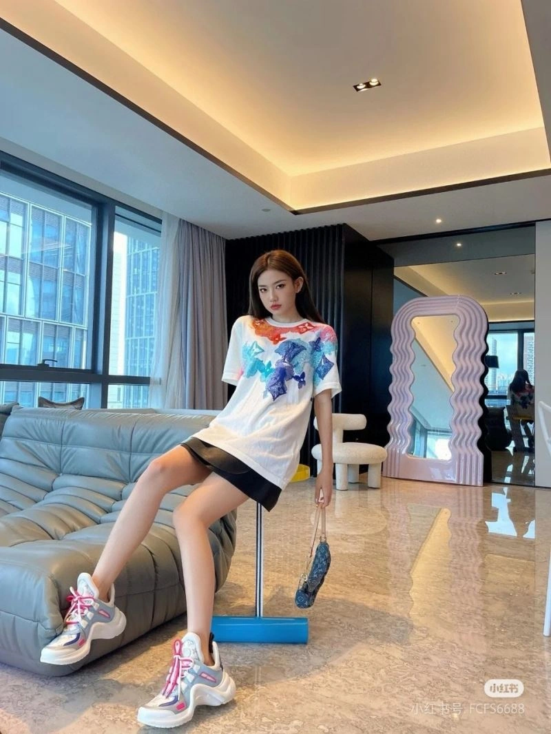 Louis Vuitton T-Shirts Practical 137164