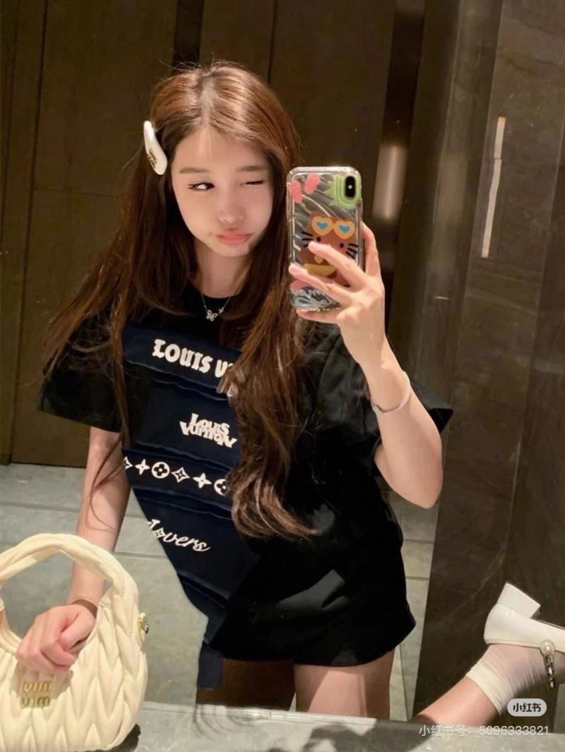 Louis Vuitton T-Shirts Seasonal 137142