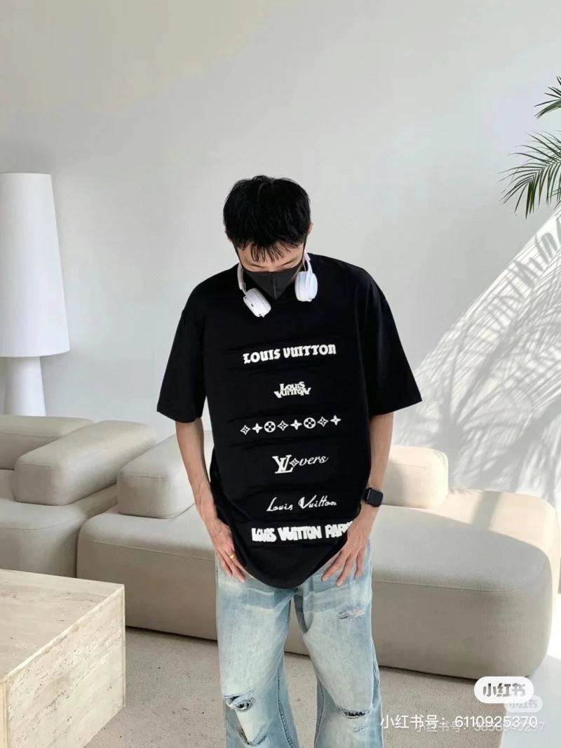 Louis Vuitton T-Shirts Seasonal 137142