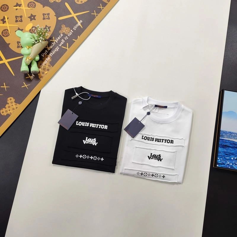 Louis Vuitton T-Shirts Seasonal 137142