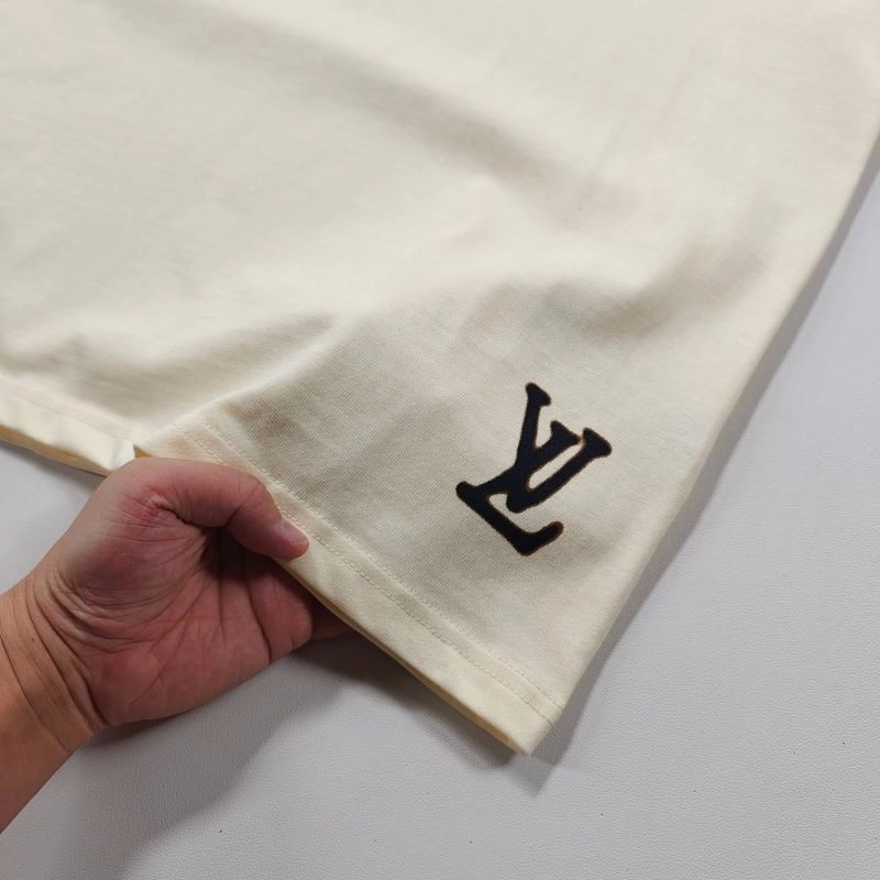 Louis Vuitton T-Shirts HighQuality 137141