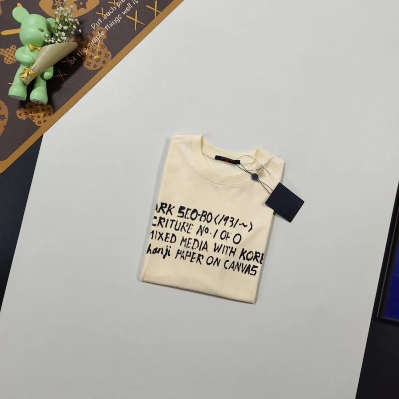 Louis Vuitton T-Shirts HighQuality 137141