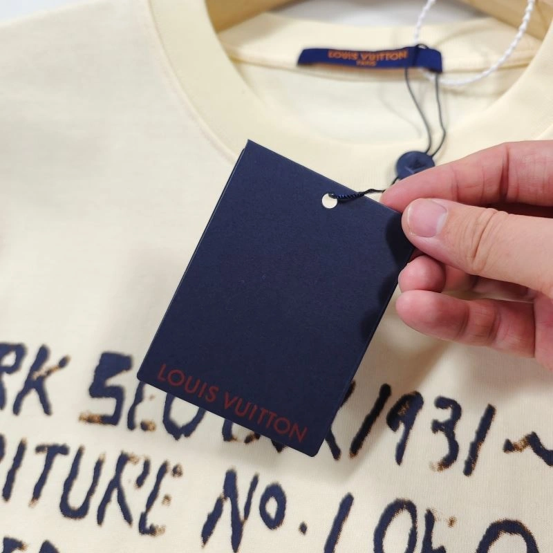Louis Vuitton T-Shirts HighQuality 137141