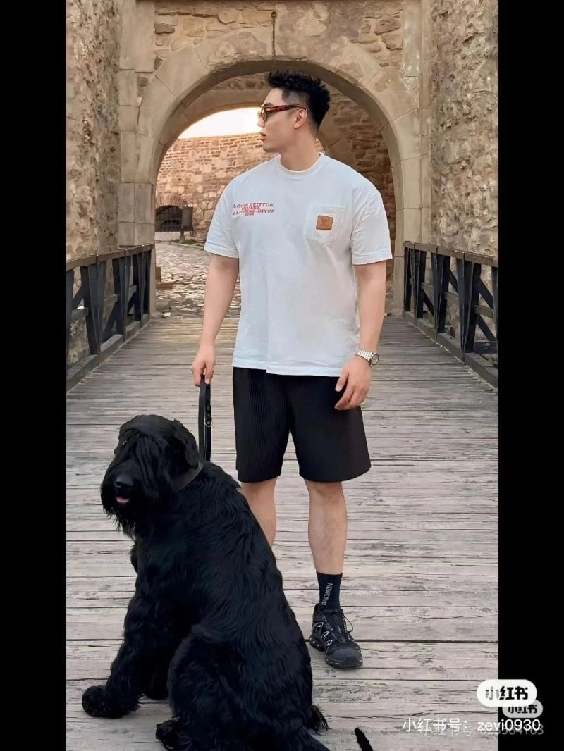 WeatherProof Louis Vuitton T-Shirts 137140