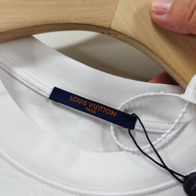 WeatherProof Louis Vuitton T-Shirts 137140