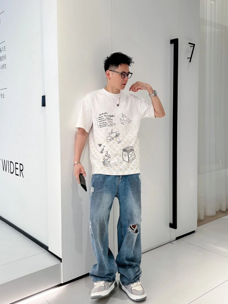 Louis Vuitton T-Shirts MultiPurpose 137139