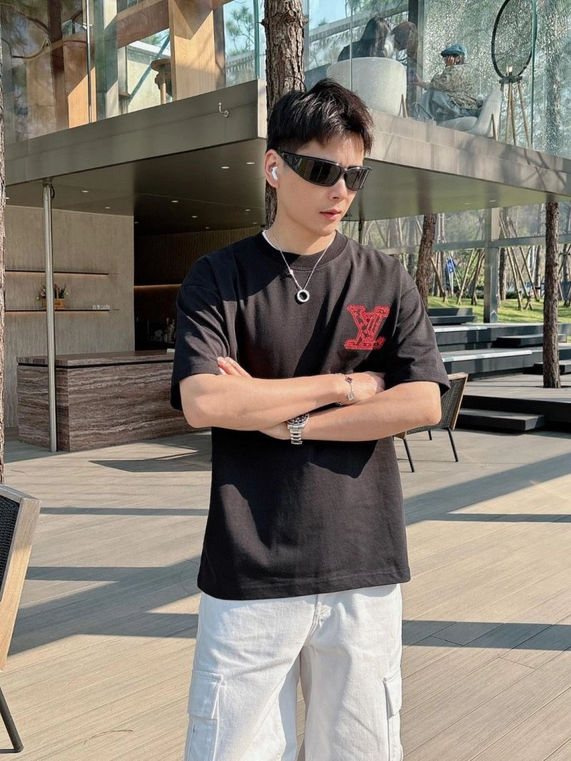 Comfortable Louis Vuitton T-Shirts 137137