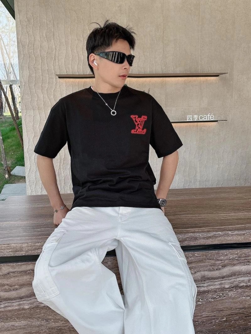 Comfortable Louis Vuitton T-Shirts 137137