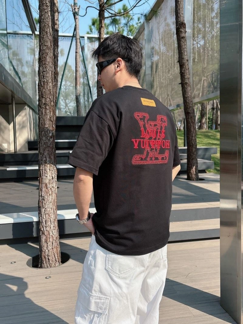 Comfortable Louis Vuitton T-Shirts 137137