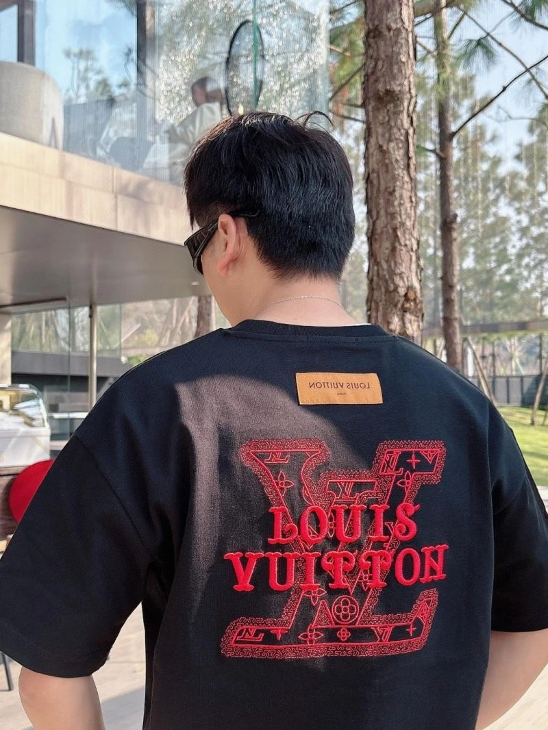Comfortable Louis Vuitton T-Shirts 137137