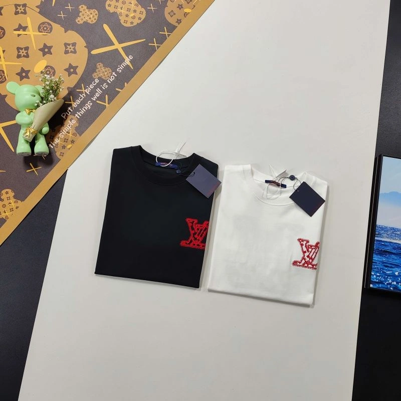 Comfortable Louis Vuitton T-Shirts 137137