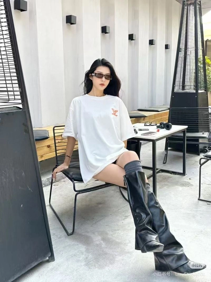 Comfortable Louis Vuitton T-Shirts 137137
