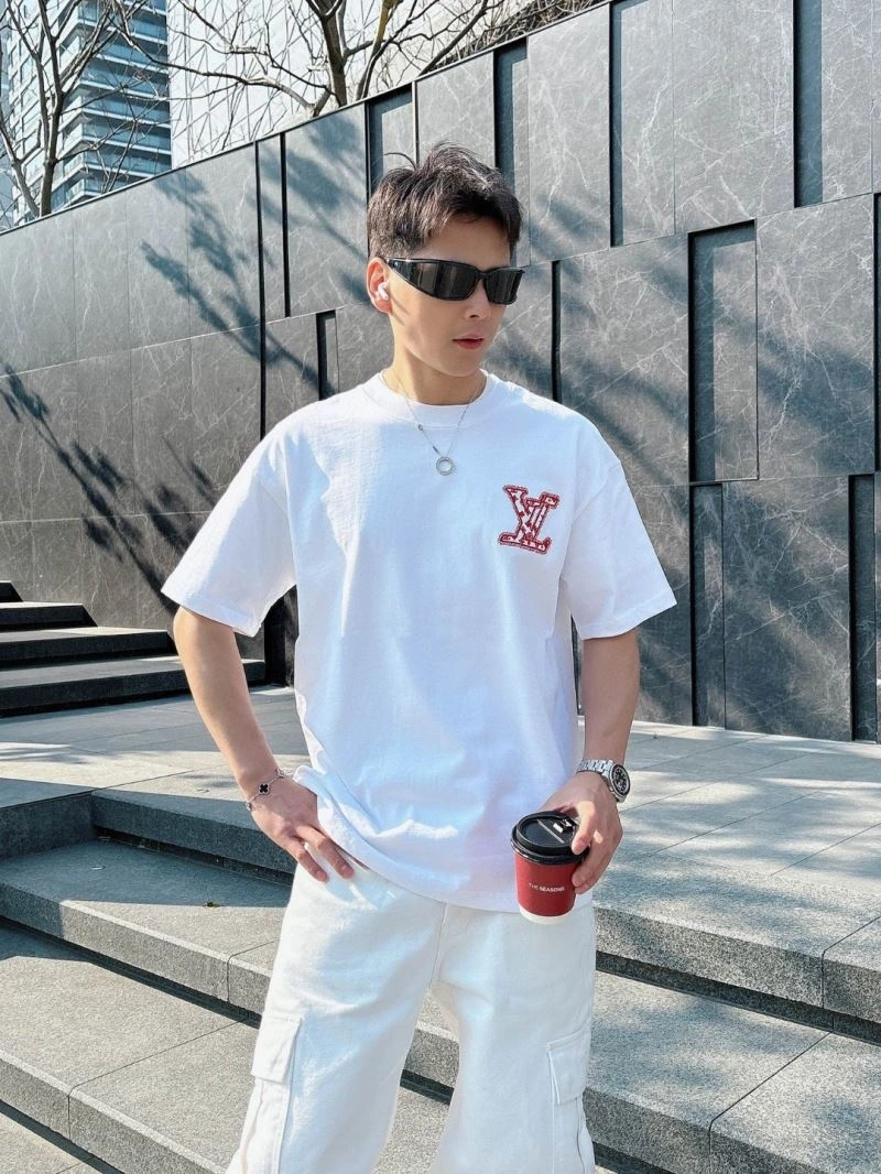 Comfortable Louis Vuitton T-Shirts 137137