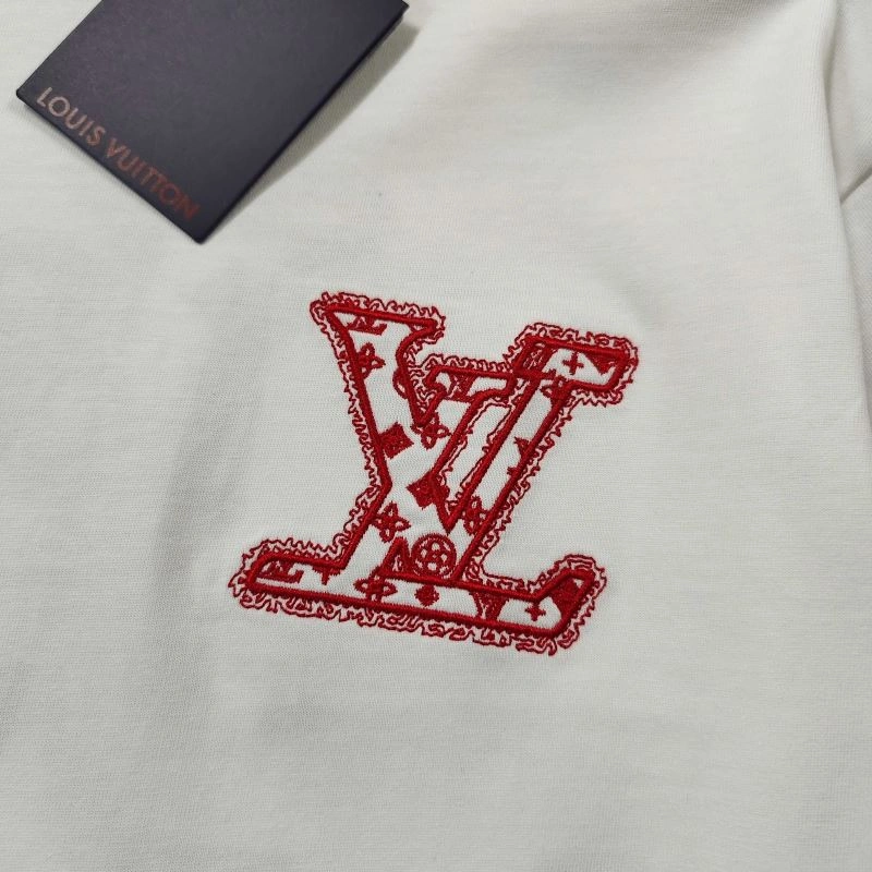 Comfortable Louis Vuitton T-Shirts 137137