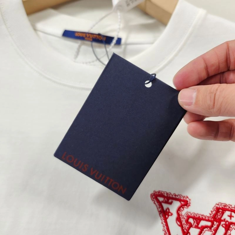 Comfortable Louis Vuitton T-Shirts 137137