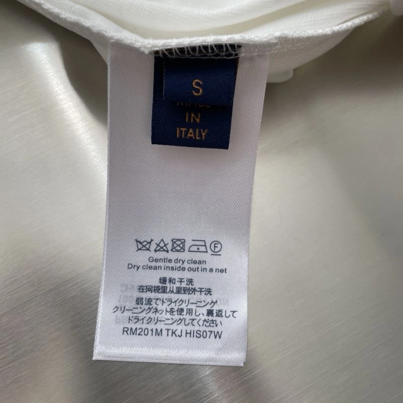 Minimalist Louis Vuitton T-Shirts 137117