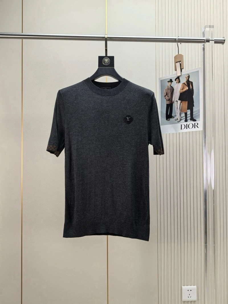 Compact Louis Vuitton T-Shirts 137135