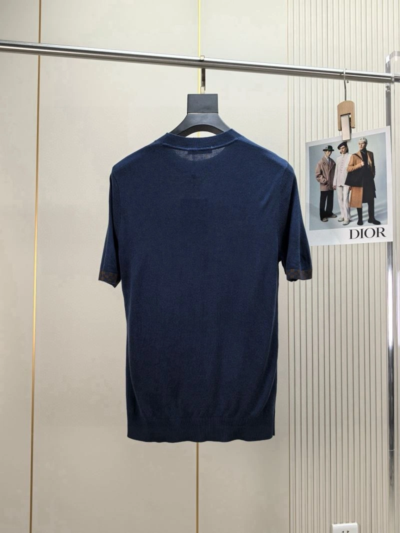 Compact Louis Vuitton T-Shirts 137135
