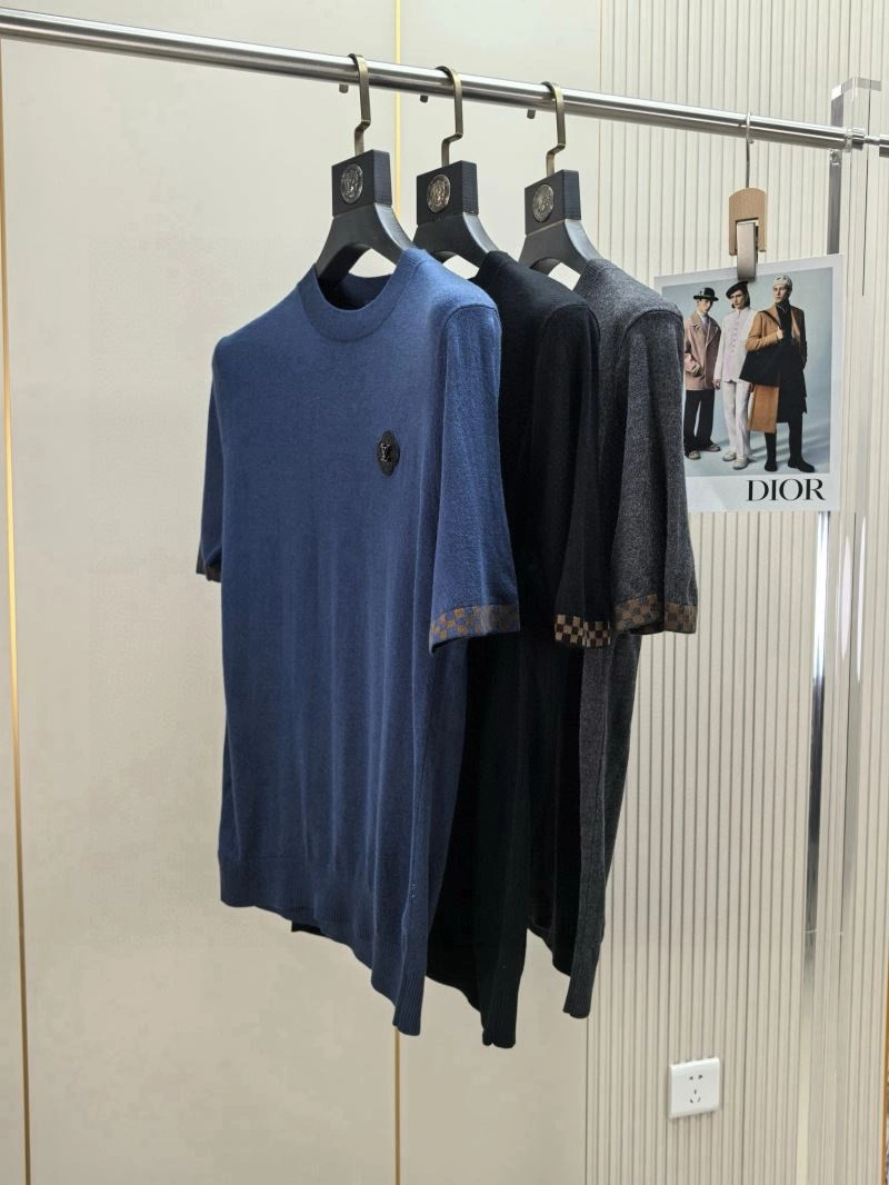 Compact Louis Vuitton T-Shirts 137135