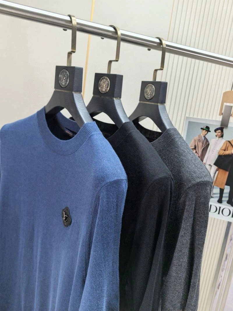 Compact Louis Vuitton T-Shirts 137135