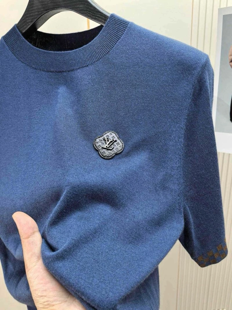 Compact Louis Vuitton T-Shirts 137135