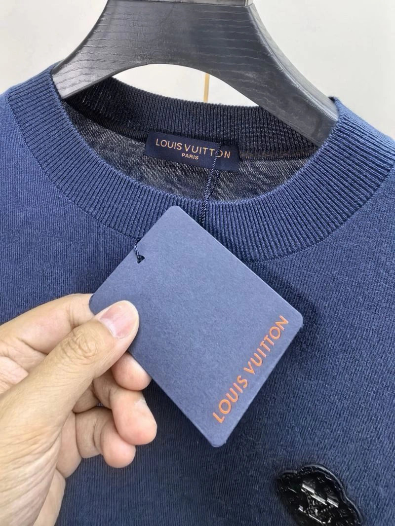 Compact Louis Vuitton T-Shirts 137135