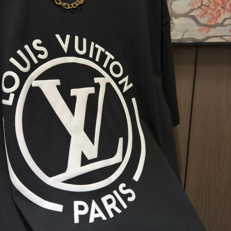 Classic Louis Vuitton T-Shirts 137118