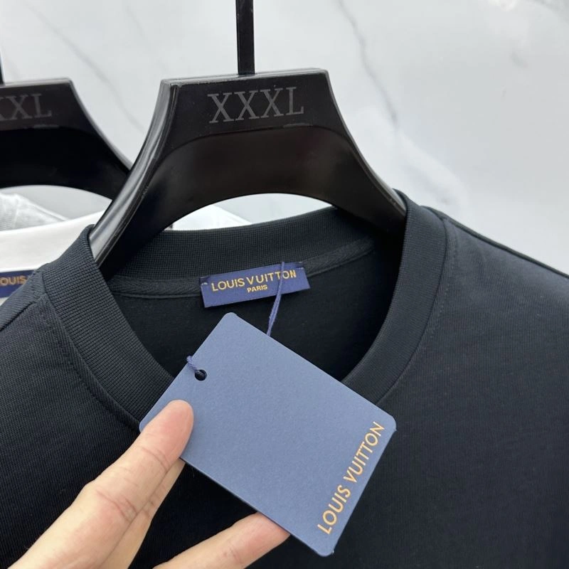Louis Vuitton T-Shirts Stretchable 137132