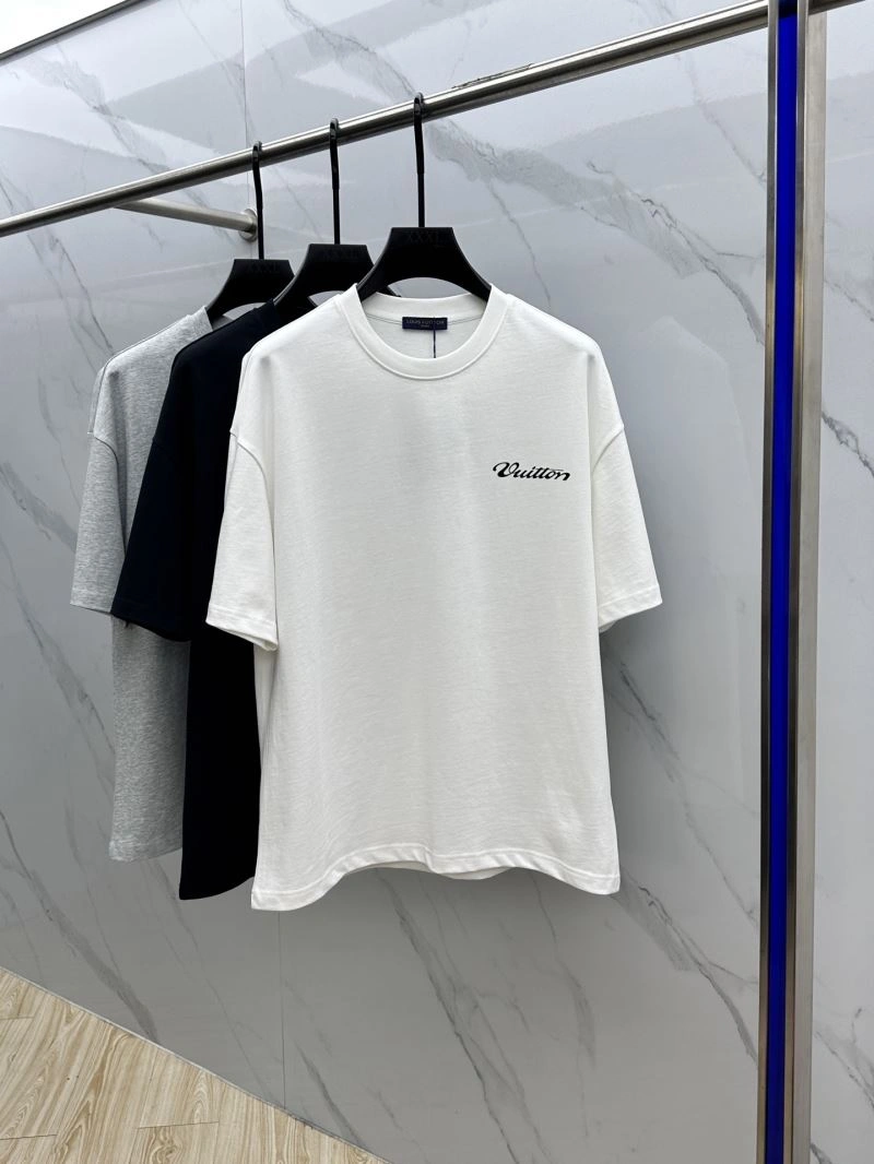 Premium Louis Vuitton T-Shirts 137119