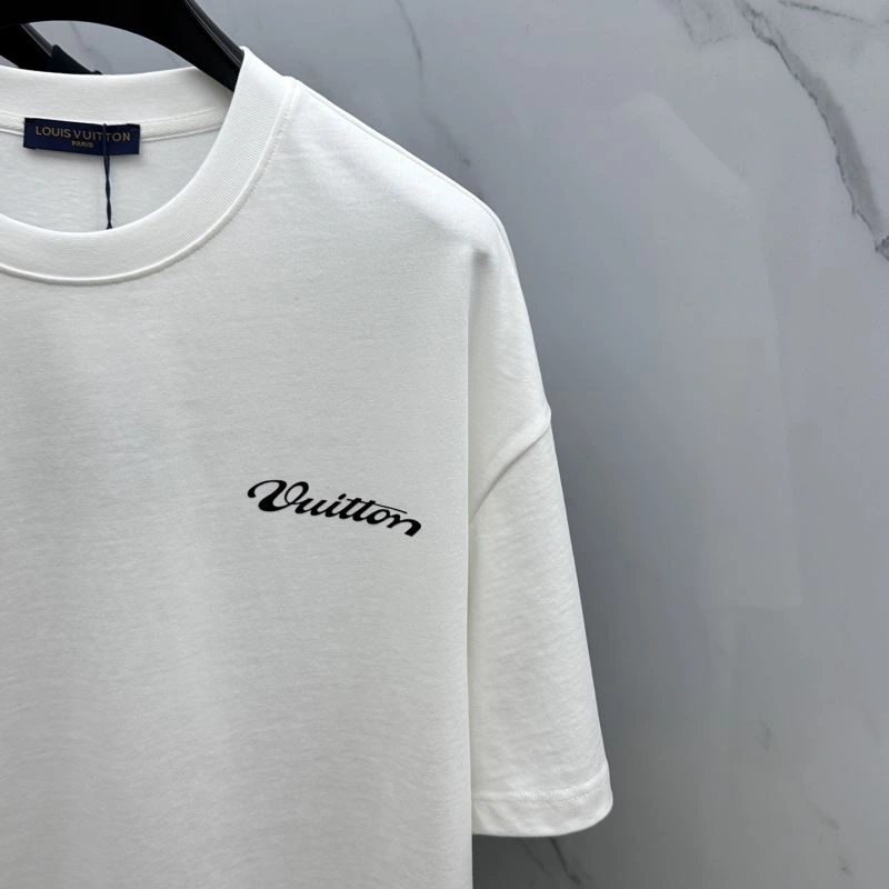 Premium Louis Vuitton T-Shirts 137119