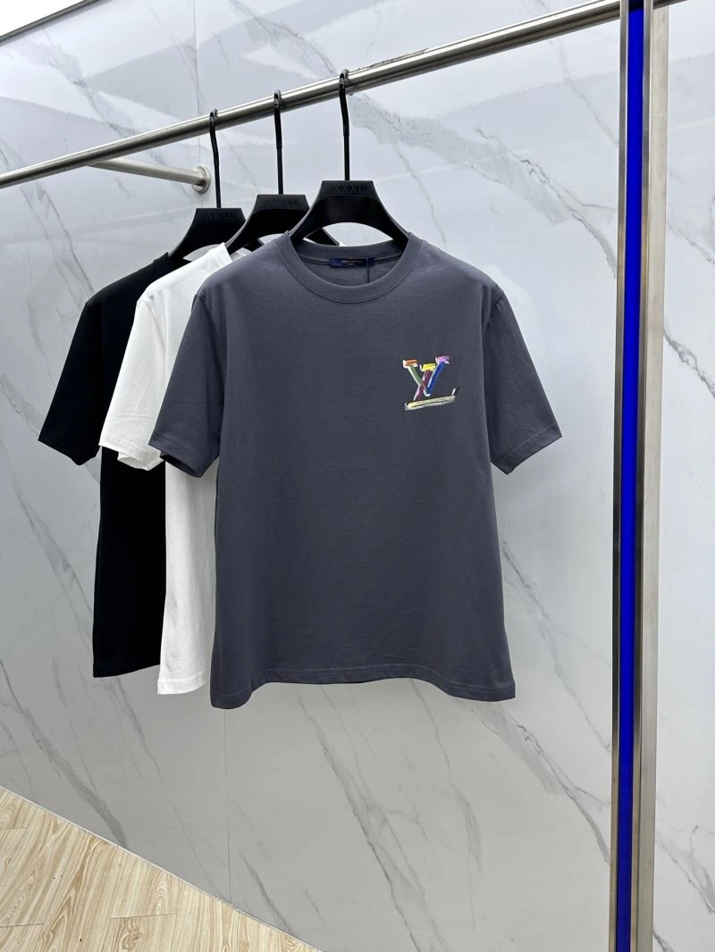 Effortless Louis Vuitton T-Shirts 137109
