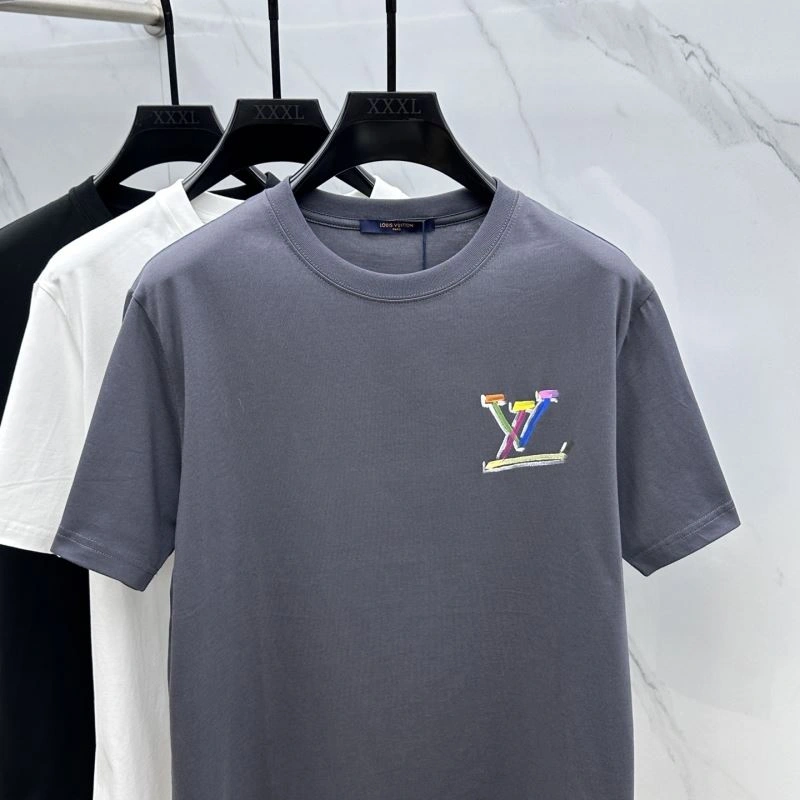 Effortless Louis Vuitton T-Shirts 137109