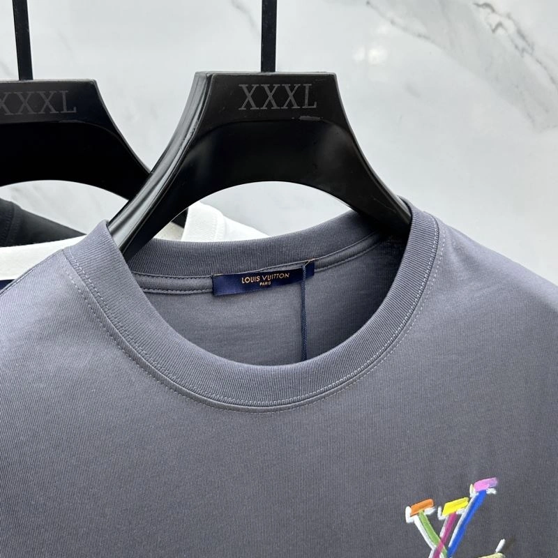Effortless Louis Vuitton T-Shirts 137109