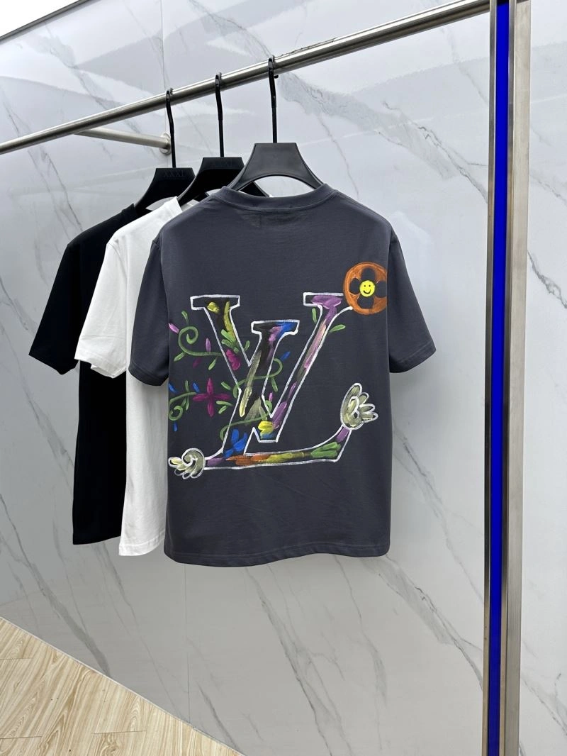 Effortless Louis Vuitton T-Shirts 137109