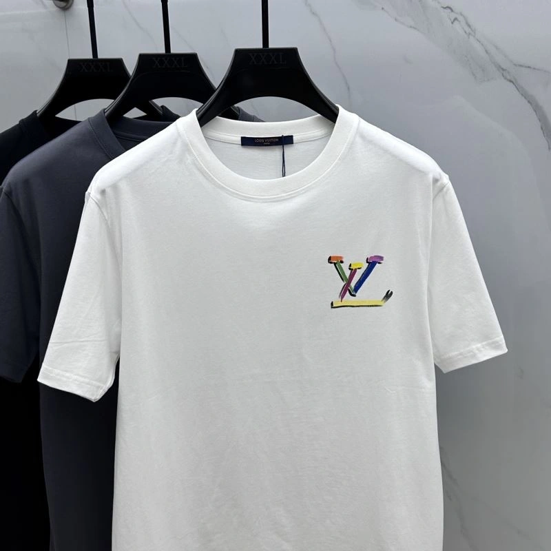 Louis Vuitton T-Shirts UrbanChic 137125