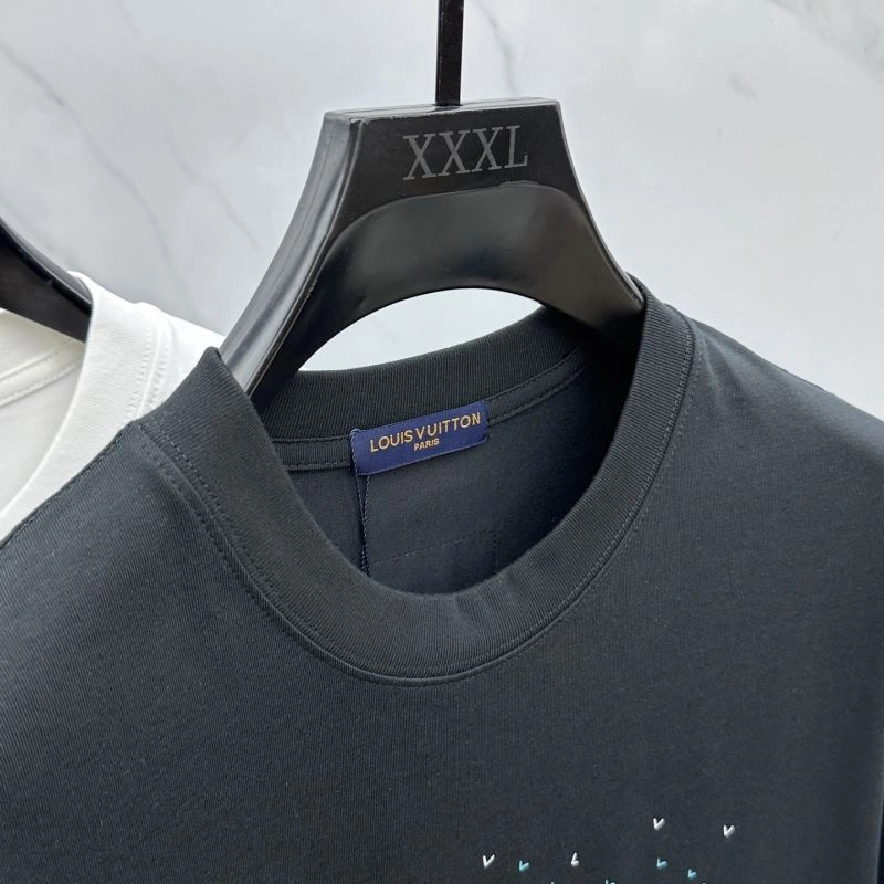 Original Louis Vuitton T-Shirts 137122