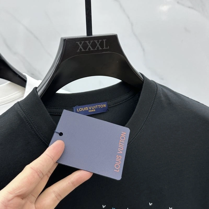 Original Louis Vuitton T-Shirts 137122