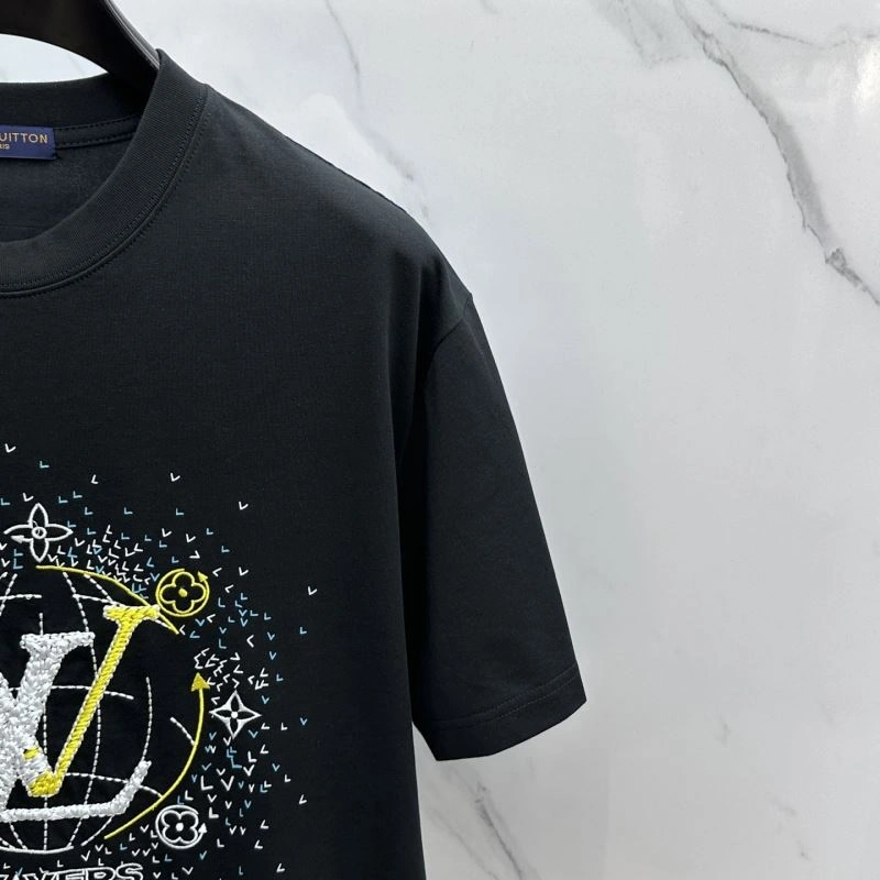 Original Louis Vuitton T-Shirts 137122