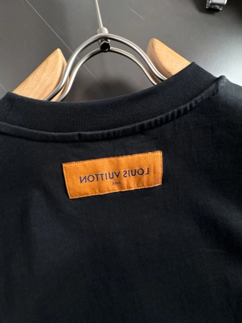 Louis Vuitton T-Shirts Flexible 137108