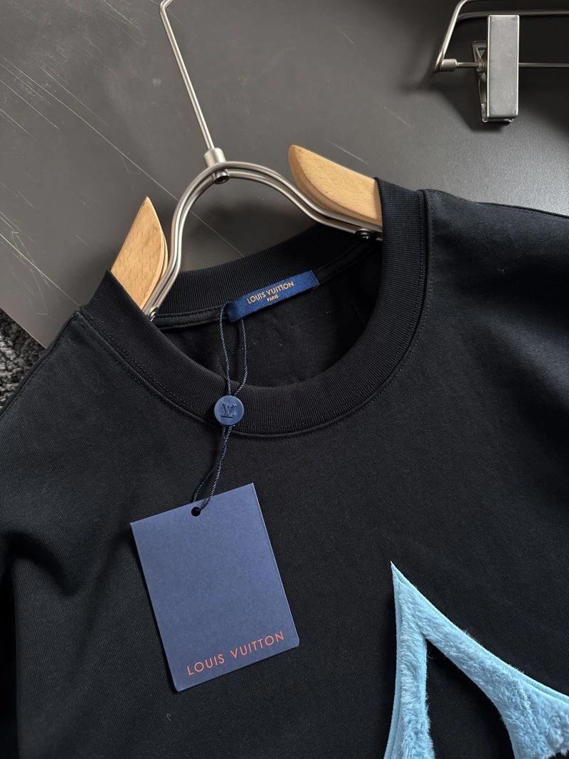 Louis Vuitton T-Shirts Flexible 137108
