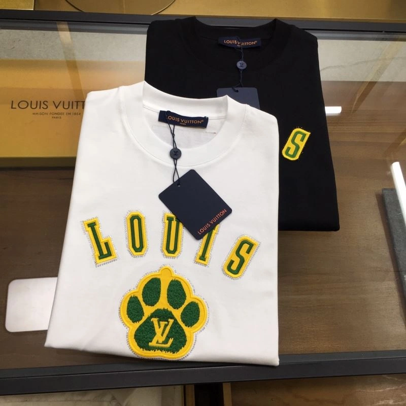 UrbanChic Louis Vuitton T-Shirts 137105