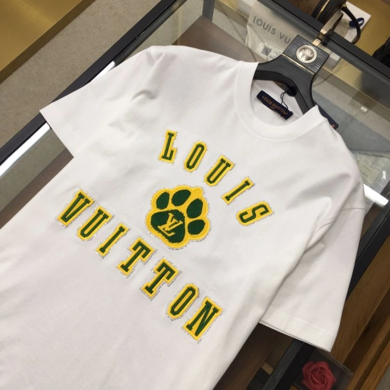 UrbanChic Louis Vuitton T-Shirts 137105