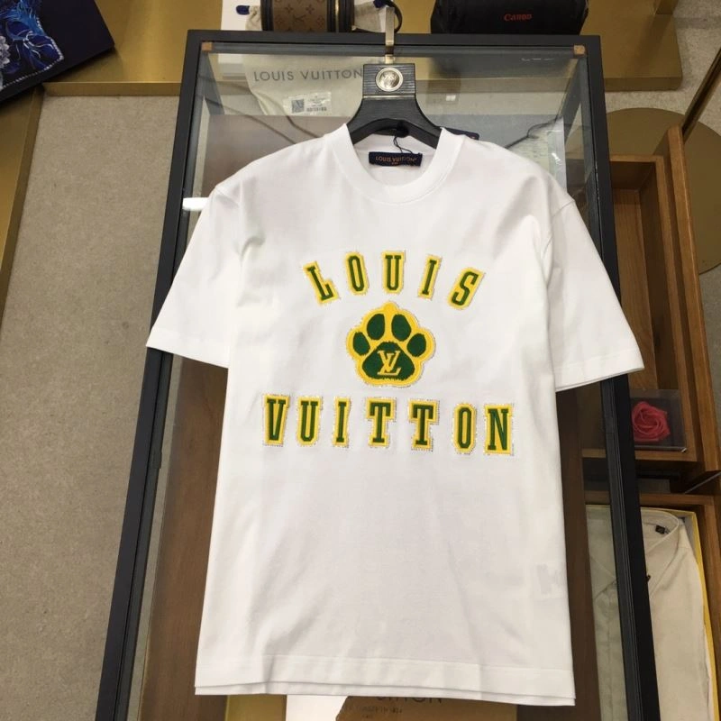 UrbanChic Louis Vuitton T-Shirts 137105