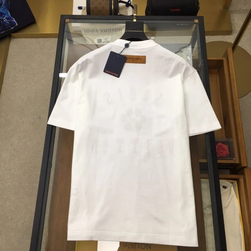 UrbanChic Louis Vuitton T-Shirts 137105