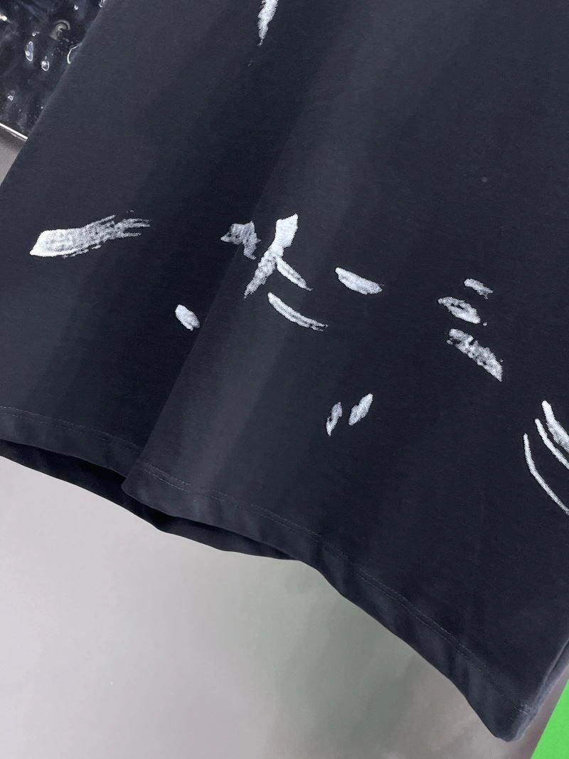 Louis Vuitton T-Shirts Resilient 137097