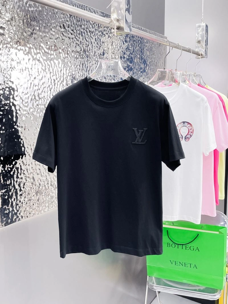Unisex Louis Vuitton T-Shirts 137070